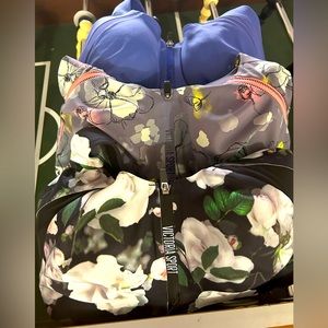 3 Zip Up Sports Bra VS